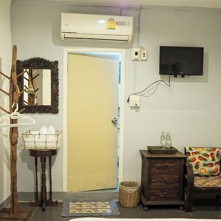 Stay With Me Guest House Chiang Mai Exterior photo