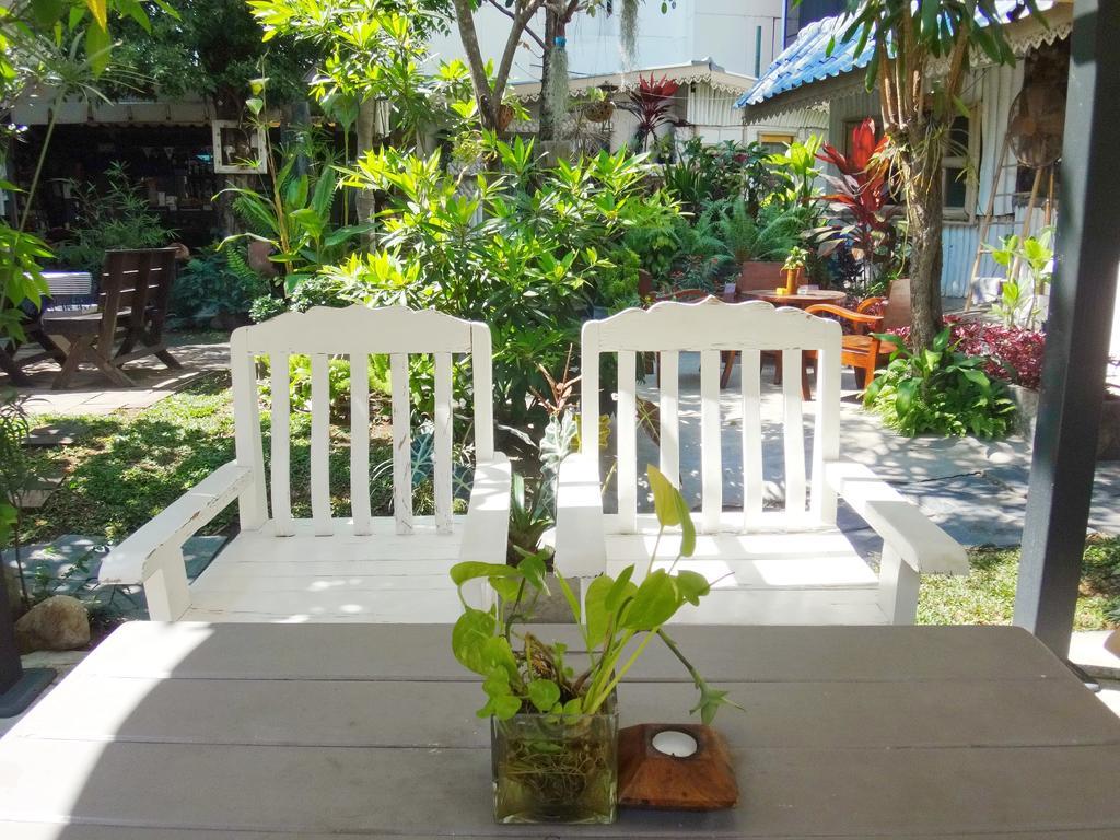 Stay With Me Guest House Chiang Mai Exterior photo