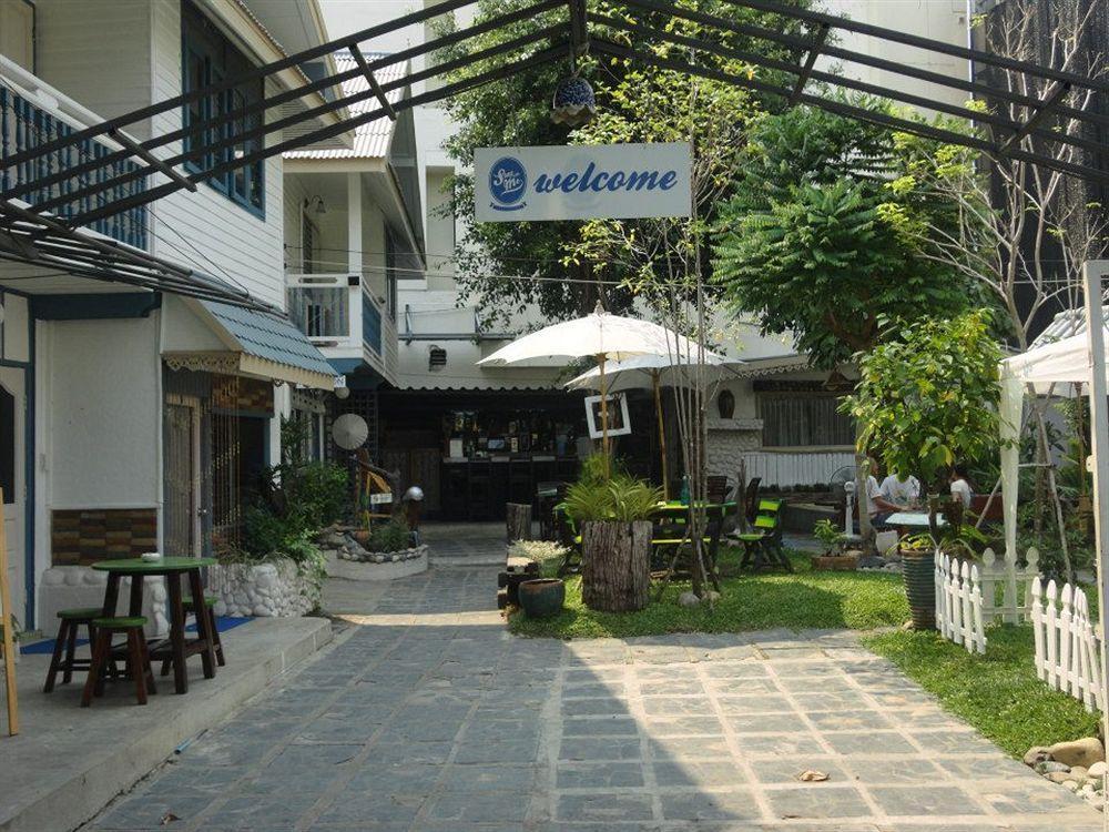 Stay With Me Guest House Chiang Mai Exterior photo